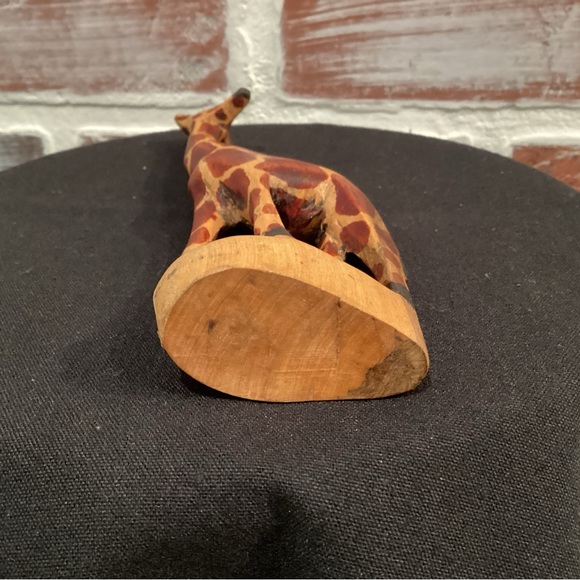 Solid Wood Giraffe - Nicely Detailed - Gently Used - Picture 5 of 8